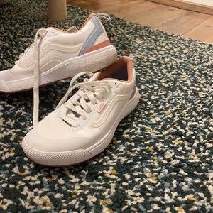 Vans UltraRange EXO